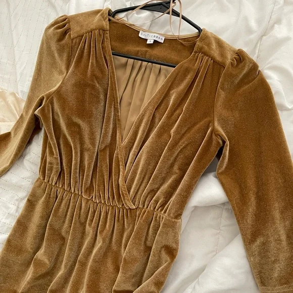 Baltic Born Sofia Gold Velvet Dress - Picture 2 of 4